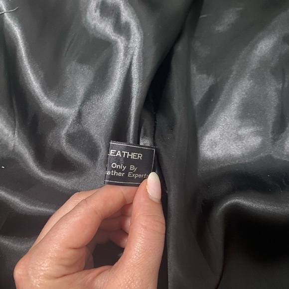 Seville Black Leather Trench Coat Size 44R - Picture 10 of 15